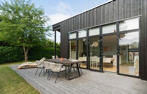 Outdoor dining - 3 bedroom stunning home in Børkop (Børkop)