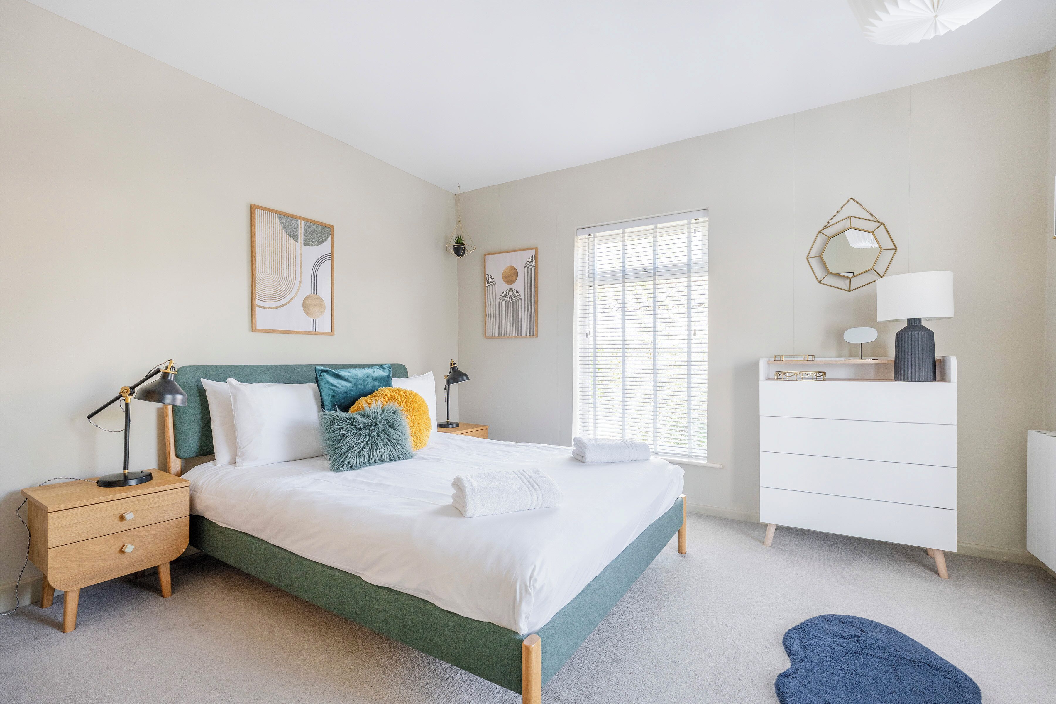 Iron/ironing board, free WiFi, bed sheets