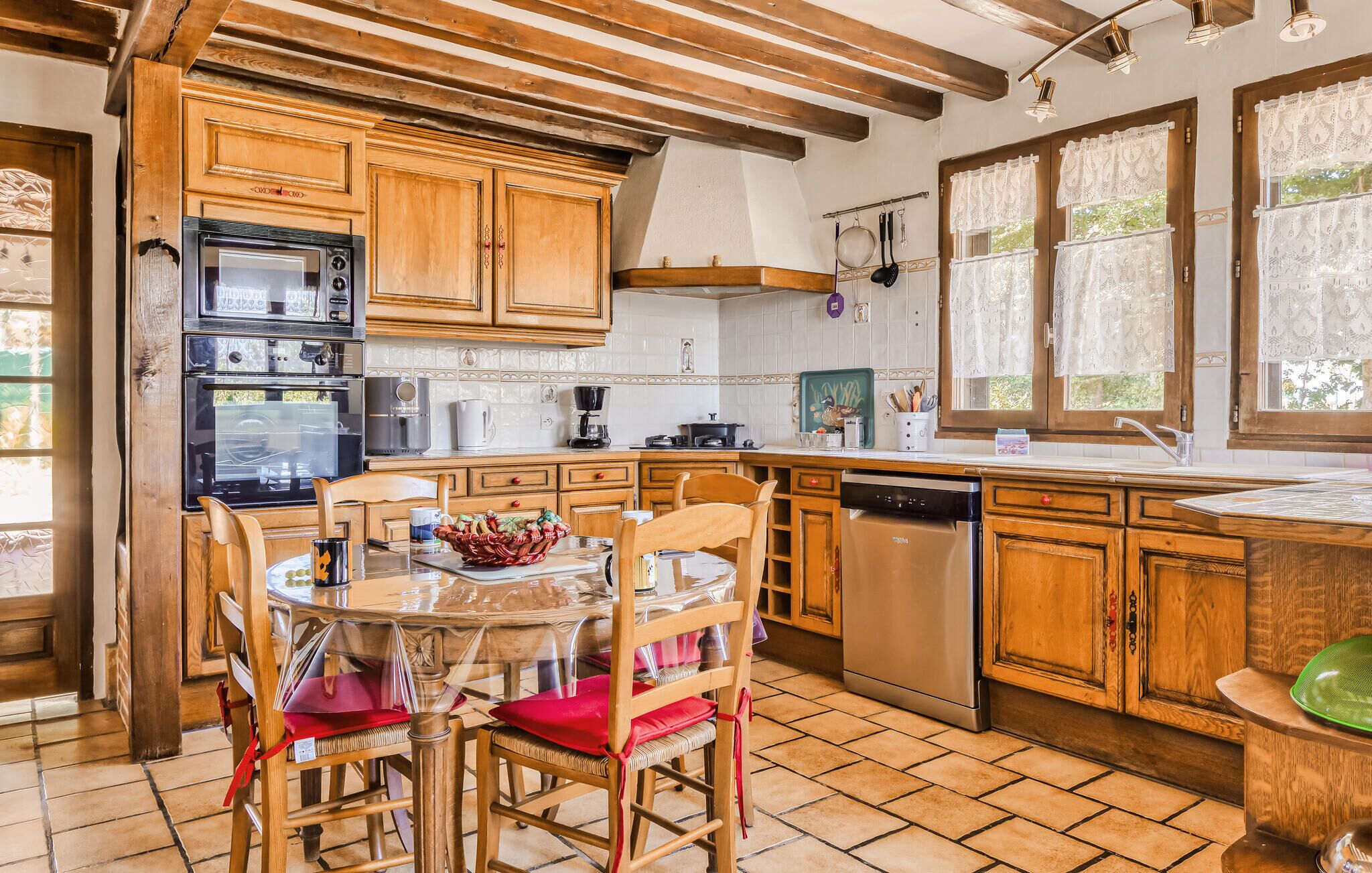 Réfrigérateur, four, plaque de cuisson, lave-vaisselle