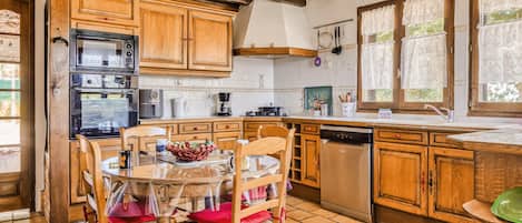 雪櫃、焗爐、爐具、洗碗機