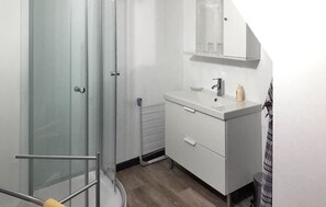 Shower - Lovely home in Malaucène with WiFi (Malaucène)
