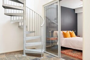 1 habitación, wifi y ropa de cama