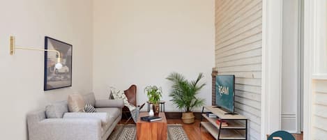 Televisión, oficina