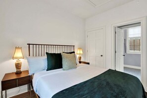 1 bedroom, desk, free WiFi, bed sheets