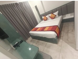 Phòng đôi Superior | Bàn, màn/rèm cản sáng, phòng cách âm 