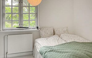 1 bedroom, travel crib, free WiFi - 1 bedroom lovely home in Nørre Alslev (Nørre Alslev)