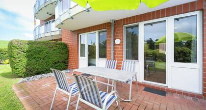 Vacation apartment with terrace and garden on the dike and the North Sea beach