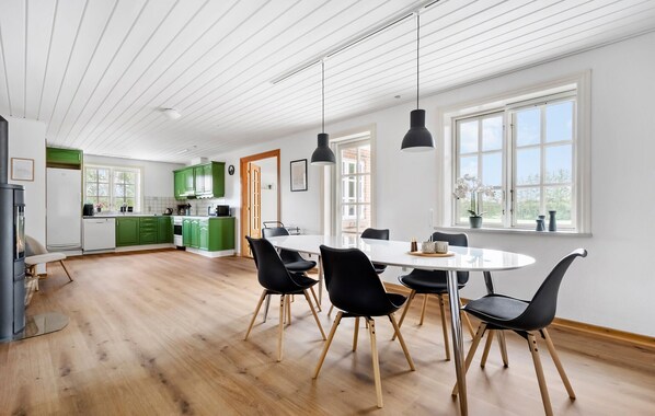 Dining - 3 bedroom beautiful home in Videbæk (Videbæk)