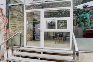 House | Reception