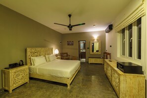 7 habitaciones, tabla de planchar con plancha, wifi y ropa de cama 