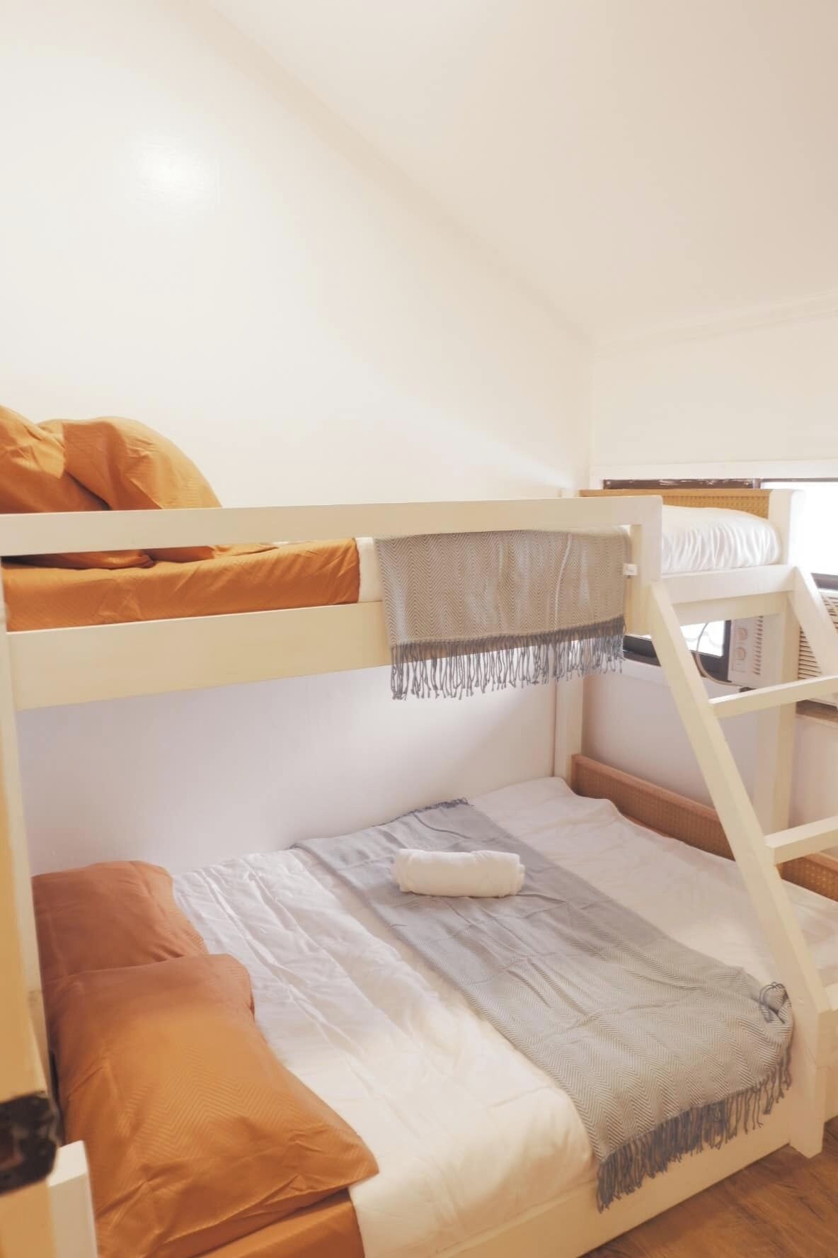 Iron/ironing board, free WiFi