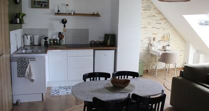 Magnificent, cosy suite in the heart of Anjou, tastefully renovated throughout.