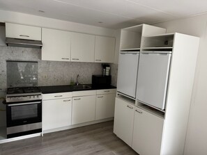 Køleskab, ovn, kogeplade, opvaskemaskine