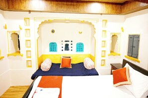 10 habitaciones, tabla de planchar con plancha, wifi y ropa de cama