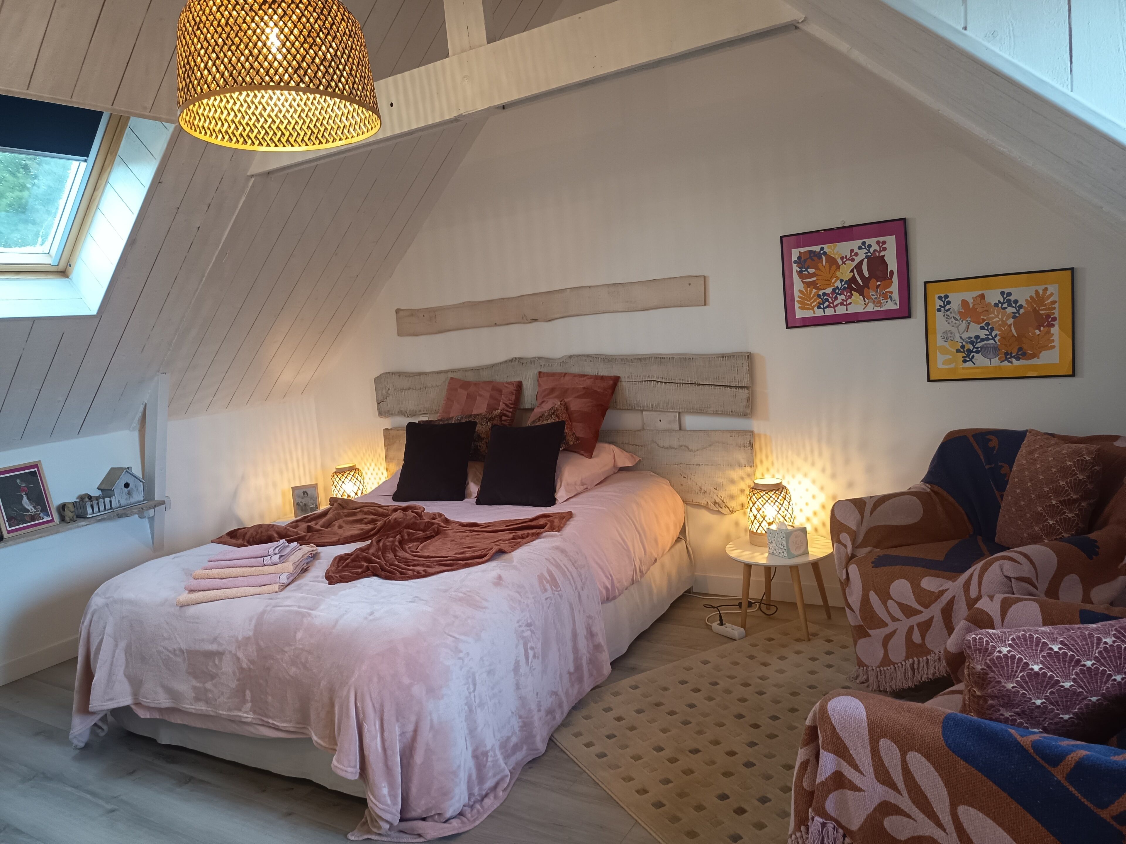 Riec-sur-Belon | Rideaux occultants, chambres insonorisées, fer et planche à repasser