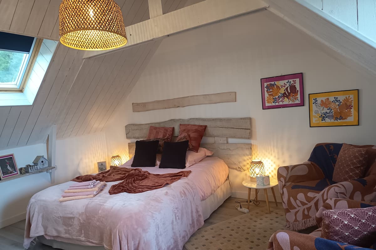 Riec-sur-Belon | Rideaux occultants, chambres insonorisées, fer et planche à repasser