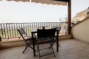 House | Balcony