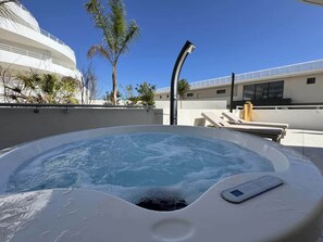 Căn hộ | Bồn tắm spa ngoài trời