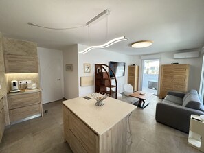 Apartment | Tempat makan