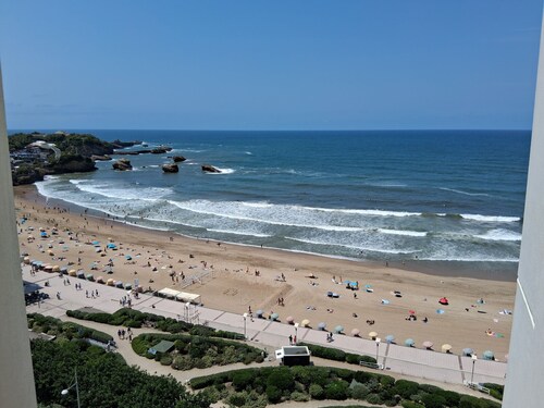 Modern studio with pool, panoramic view Biarritz