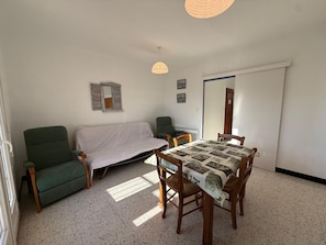 Interior - Charming studio near center and beach, calm and practical (Banyuls-sur-Mer)