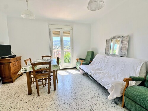 Charming studio near center and beach, calm and practical