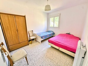 2 bedrooms