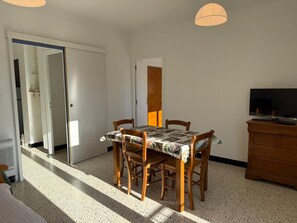 Dining - Charming studio near center and beach, calm and practical (Banyuls-sur-Mer)