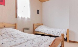 2 bedrooms - Cozy mountain chalet with private garden, pets allowed, in Cauterets (Cauterets)