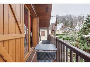 Outdoor dining - Cozy mountain chalet with private garden, pets allowed, in Cauterets (Cauterets)