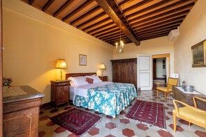 9 chambres, bureau, fer et planche à repasser, Wi-Fi