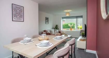 Vacant Nests | The Darwin | Stylish | Wifi