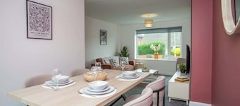 Vacant Nests | The Darwin | Stylish | Wifi