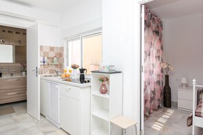 Frigorifero, microonde, forno, lavastoviglie