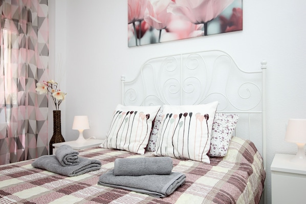 1 bedroom, iron/ironing board, free WiFi, bed sheets