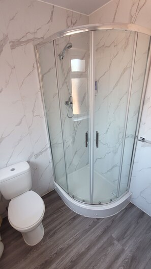 Habitación cuádruple estándar | Baño