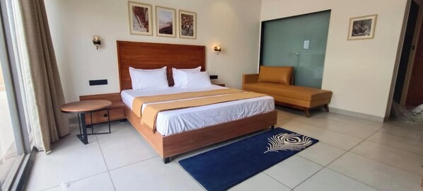 华丽客  房 | 办公桌、免费 WiFi、床单