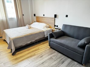 1 habitación, tabla de planchar con plancha y wifi 