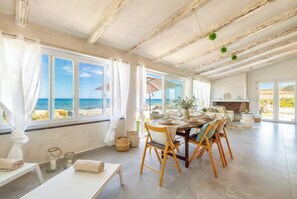 Dining - ClickSardinia Villa Tramonto by the beach with path to the sea (sorso)