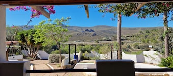 Casa Azahara, with Mountain Views and pool, located near the town of Macastre