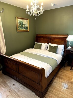 4 bedrooms, iron/ironing board, travel cot, free WiFi