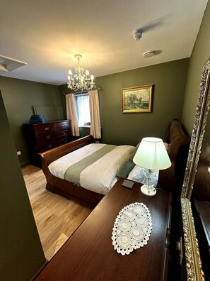 4 bedrooms, iron/ironing board, travel crib, free WiFi