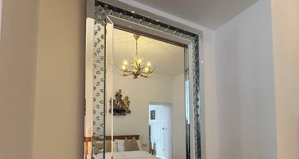 Bright and spacious 1 bedroom apartment dog friendly & unique with free parking and 22kw EV charger near Lakes<br>One for Instagram!