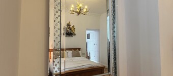 Bright and spacious 1 bedroom apartment dog friendly & unique with free parking and 22kw EV charger near Lakes<br>One for Instagram!