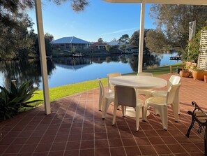 屋外ダイニングエリア