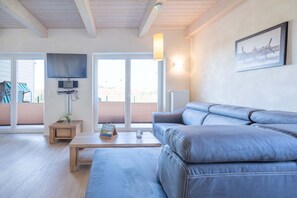 Living room - Holiday Home in Dagebull With Terrace (Dagebuell)