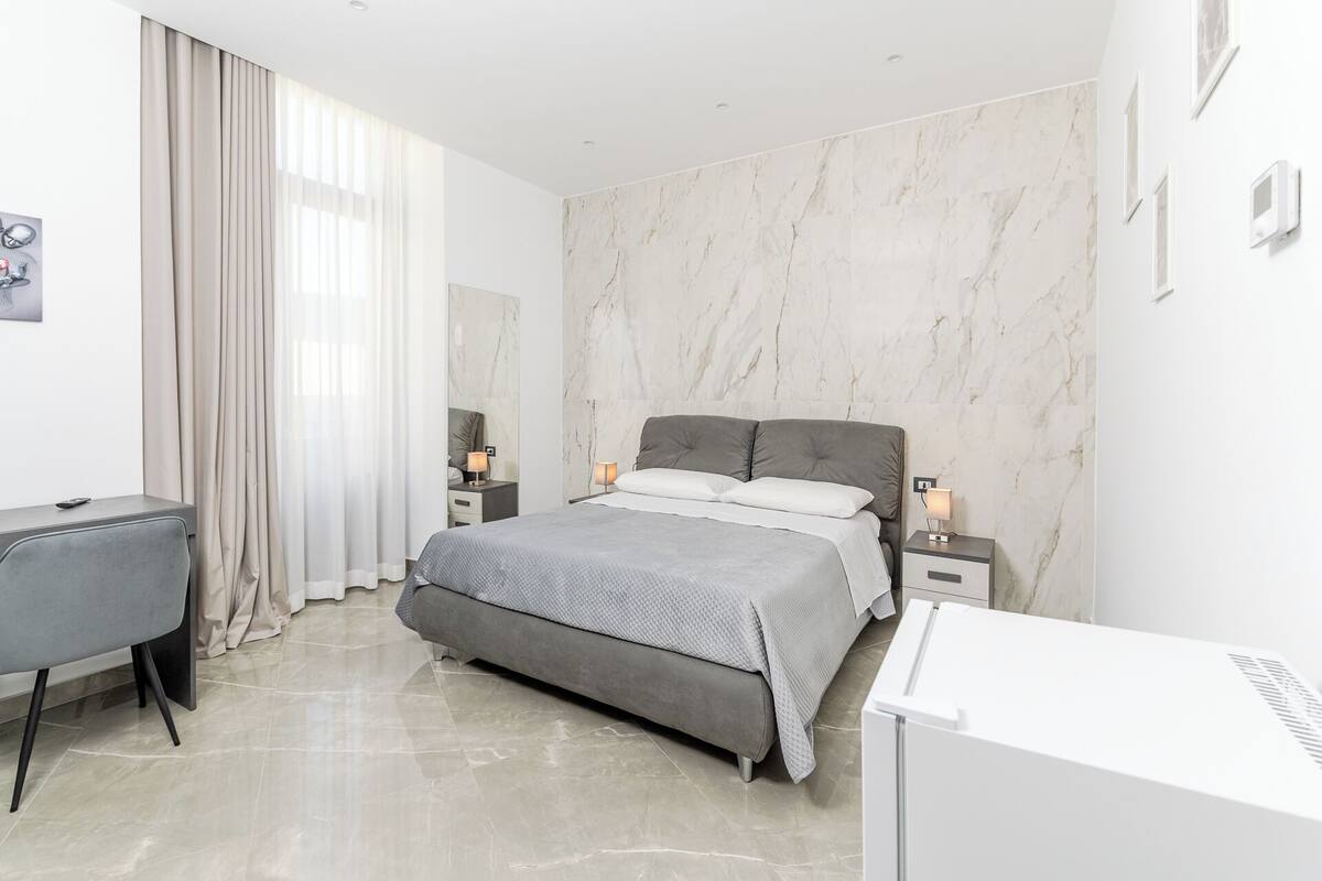 Habitación doble Deluxe, balcón | Escritorio, espacio para trabajar con laptop y wifi gratis