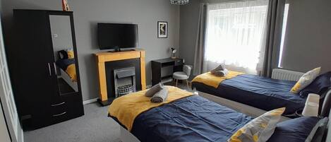 2 bedrooms, iron/ironing board, free WiFi, bed sheets