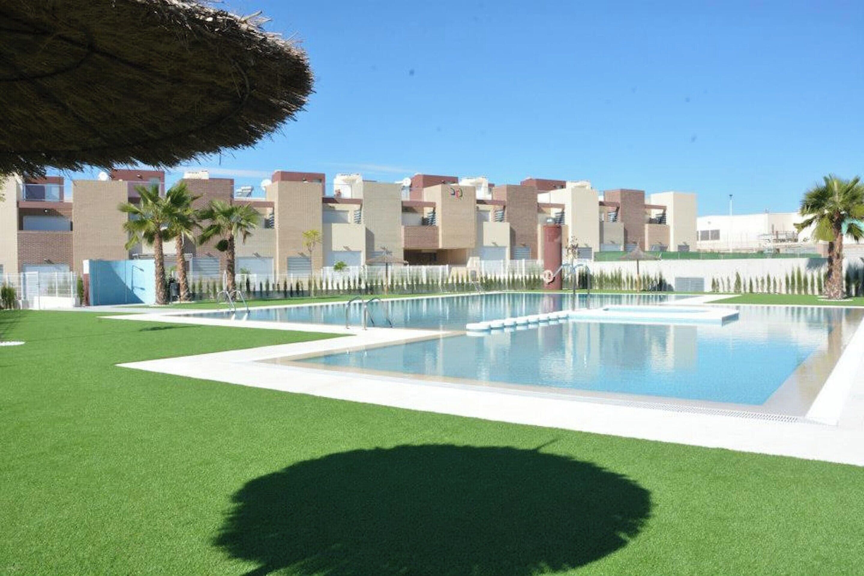 حمام سباحة