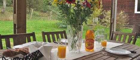 Outdoor dining